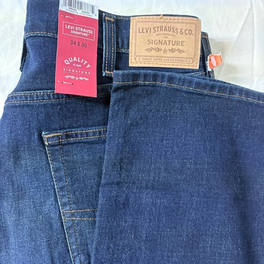 NWT- Levi's Men's Dark Indigo Bootcut Jeans